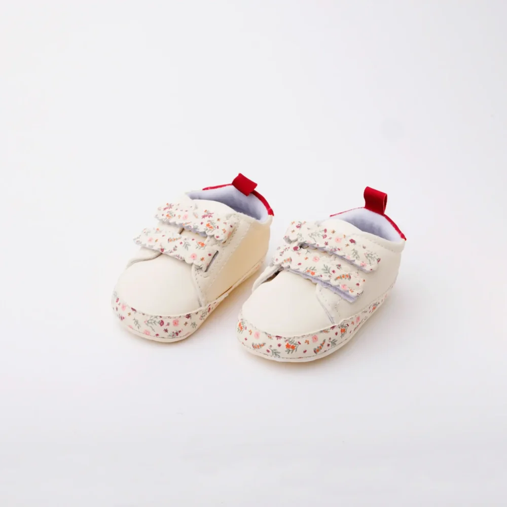 Children White Sports Shoes