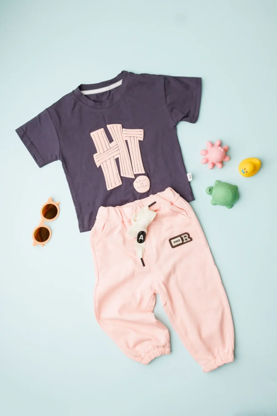 Short Sleeve T-Shirt With Trouser Pant - Image 2