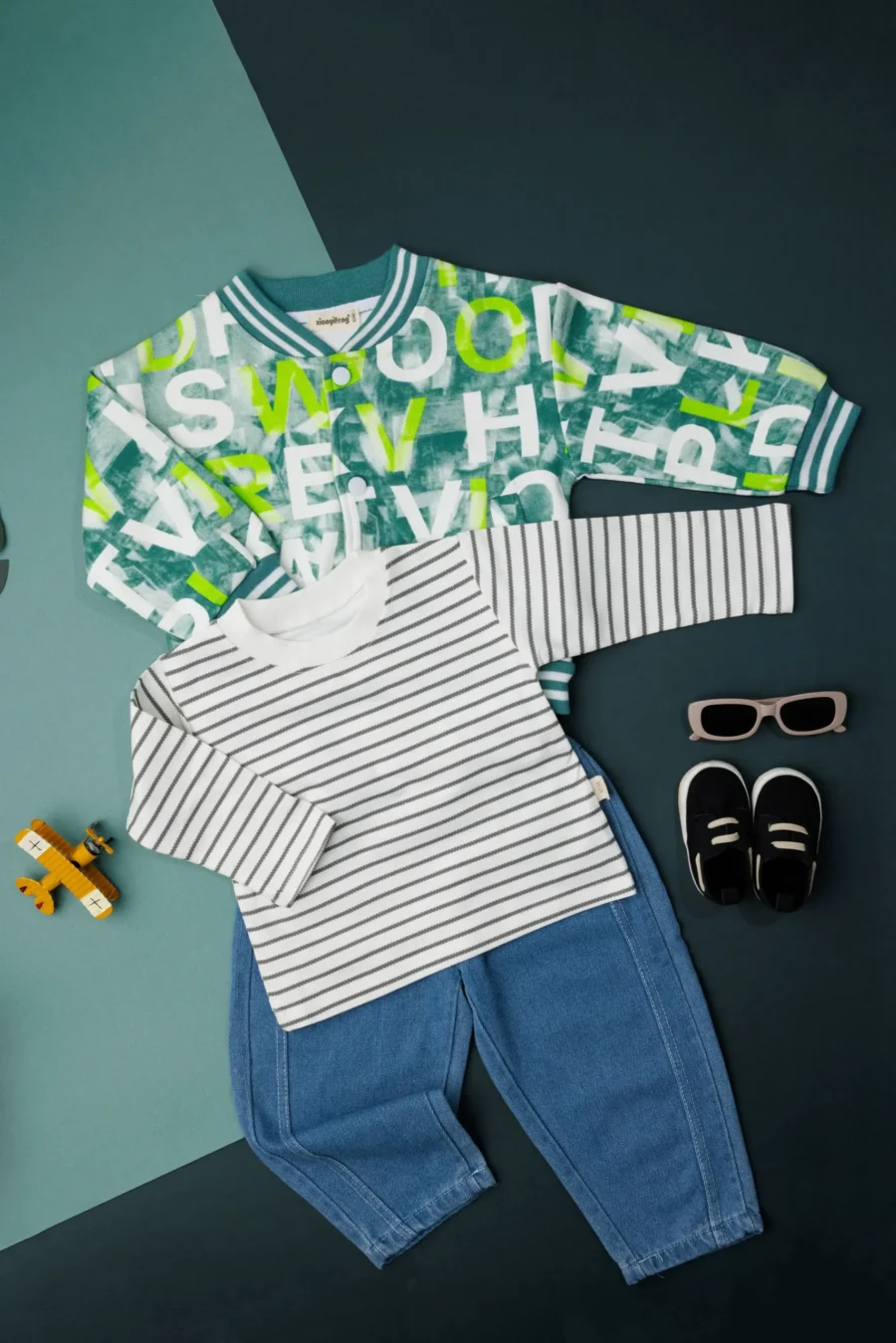 Text Print Jacket,  Inside Striped T-Shirt And Jeans Set - Image 9