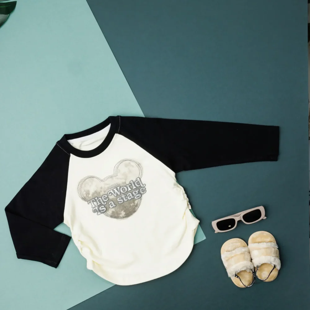 Boxy Fit Graphic Sweatshirt