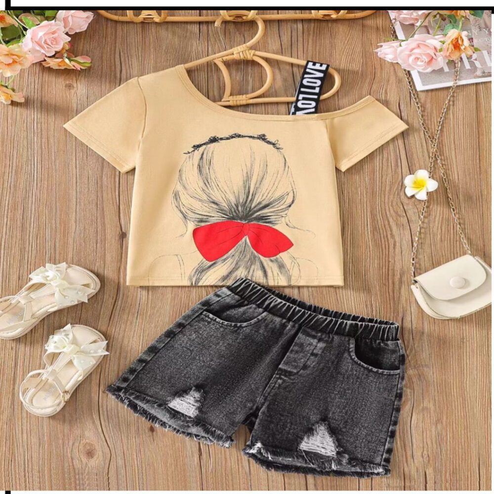 Printed T-Shirt With embroidered Denim Shorts